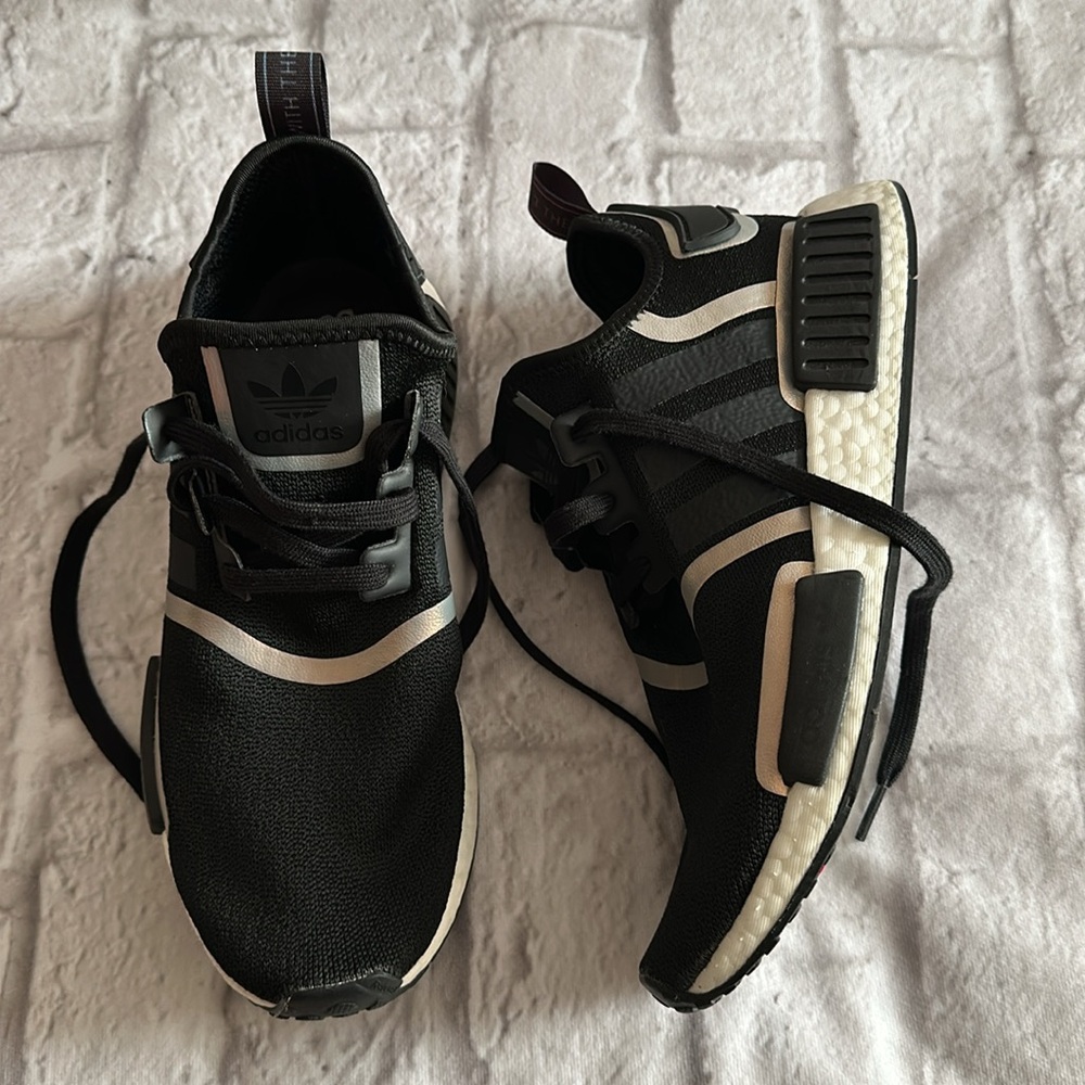 Adidas Boost Black and White Women’s Running Athletic Shoes Size 10